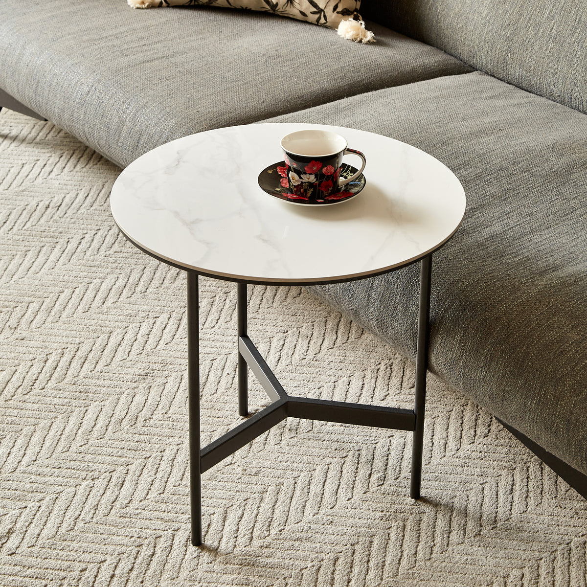 End/Side Tables - Small Round Accent Table, Metal Black Narrow Night Stands with Sharp, Ideal for Any Room-Side Tables Living Room, Bedroom, Tall Plant Stand Balcony, Indoor