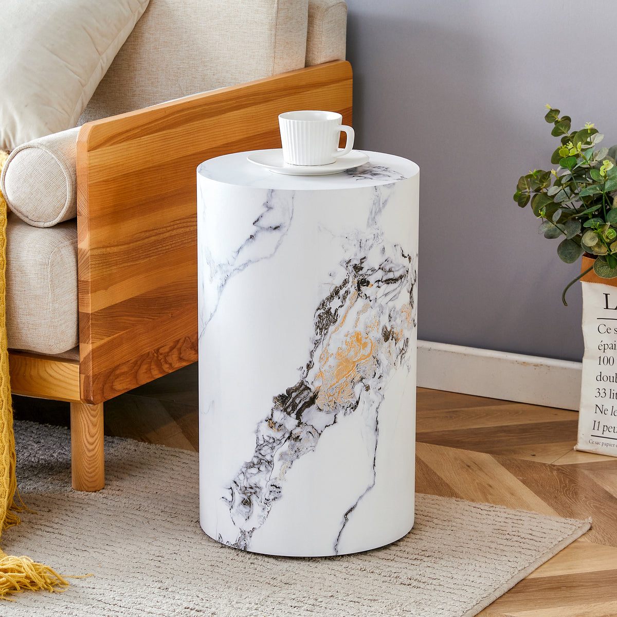 The cylindrical table with its patterned design can be easily integrated into a variety of interior styles, from coffee tables to small dining tables, workbenches or makeshift writing desks.