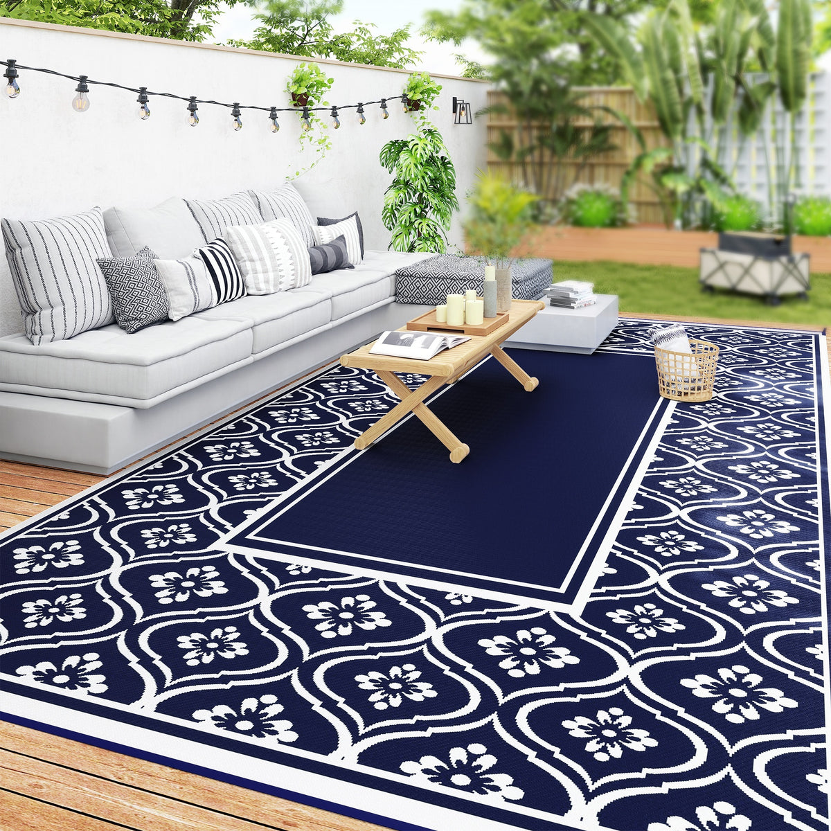 Outsunny Outdoor Patio Rug, Large Camping Carpet with Carrying Bag, 9' x 18' Waterproof Plastic Straw, Reversible, Blue & White Gourd Border